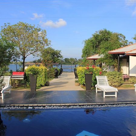 Flower Garden Lake Resort Tissamaharama Eksteriør billede